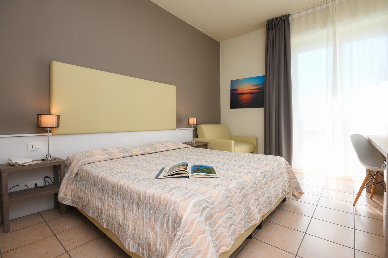 Hotel Miramar Sirmione Exterior photo